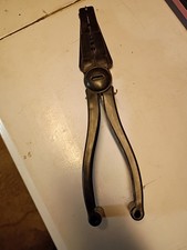 Nail Holder For Hammering Safety Plastic Pliers Finger Protective Nail Guide For