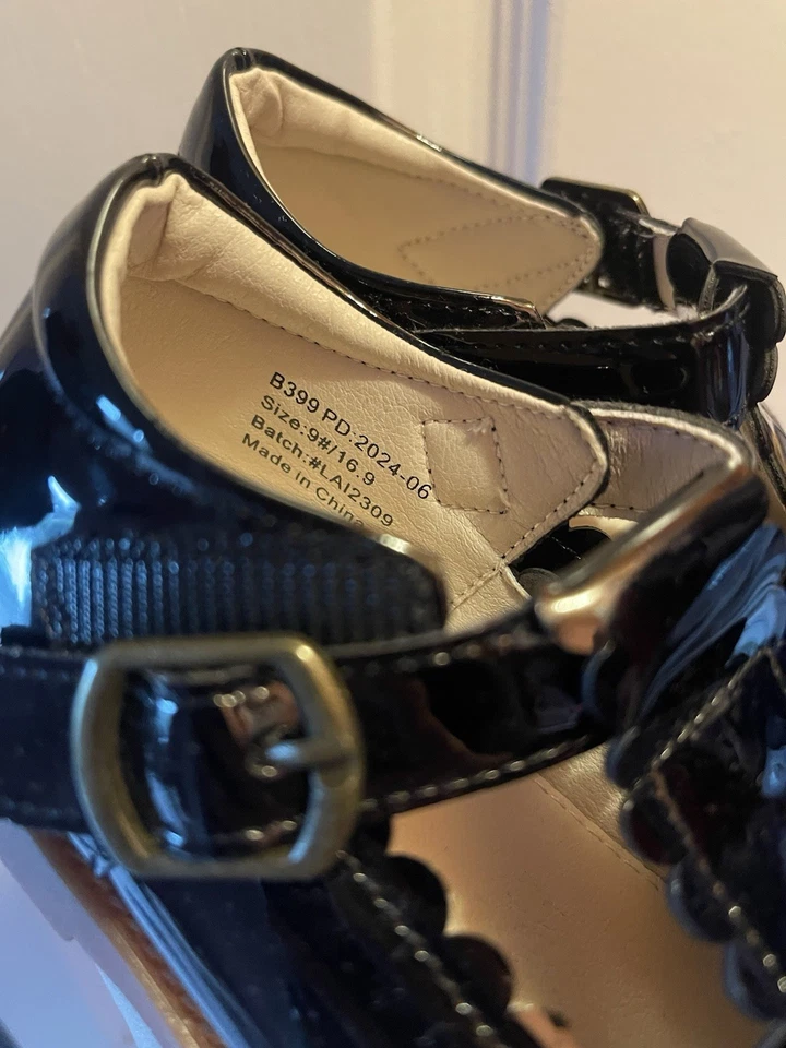 Toddler Black shoes Size 9 - Image 3 of 4