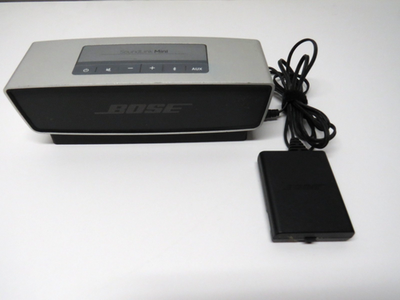 Bose SoundLink Mini Bluetooth Speaker w/ Charging Cable & Docking