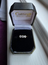 18ct Gold Three Stone Diamond Ring 2.13g With Original Cuttings Box & Receipt