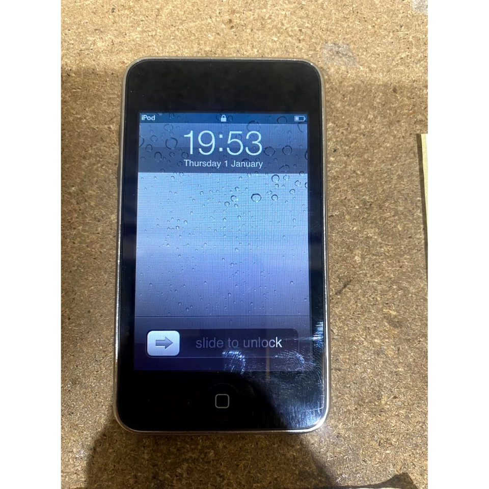 Apple iPod Touch (3rd-Gen) A1318 MP3 Media Player Silver 3.5" Screen - For Parts - Image 2 of 4