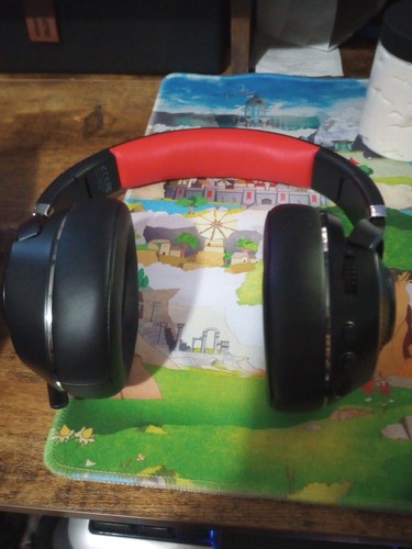 Cinpusen UG-01 Gaming Bluetooth Headphones w/USB Cable Black And Red - Picture 3 of 4