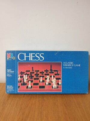Original VINTAGE 1977 Milton Bradley CHESS A CLASSIC STRATEGY GAME COMPLETE Rear
