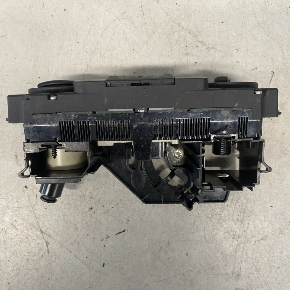 PAINEL INTERRUPTOR CONTROLE CLIMÁTICO AQUECEDOR DE GOLFE VOLKSWAGEN 2005 - Imagem 3 de 3