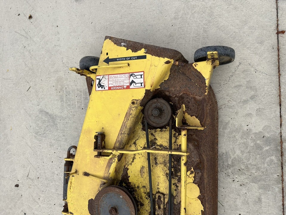 Manopole Di Regolazione Sedile Per Trattorini John Deere - Modelli 200 Manopole Di Regolazione Sedile Per Trattorini John Deere - Modelli 200