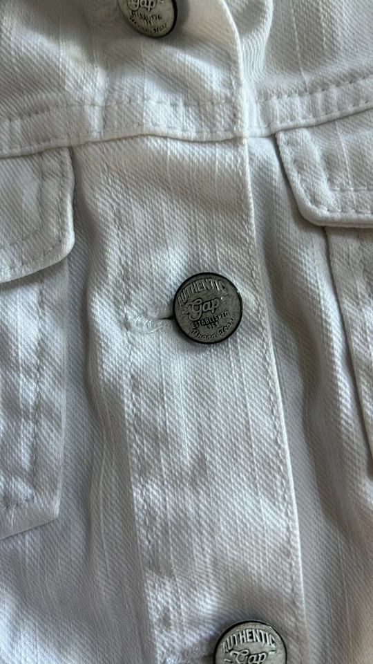 Jaqueta jeans branca GAPKids - Tamanho médio - Imagem 3 de 4