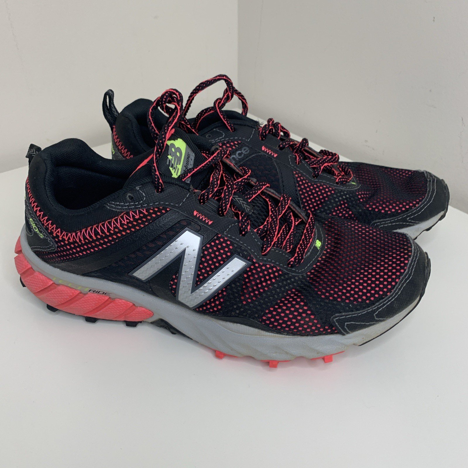 New Balance Running shoes / Hiking shoes - Size 8.5 Pink Black WT610LB5