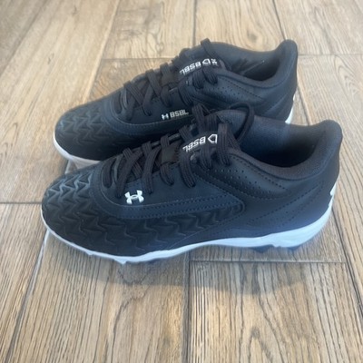 Under Armour UA LEADOFF LOW RM JR Boy's NEW Athletic Cleats Black US Size 2Y
