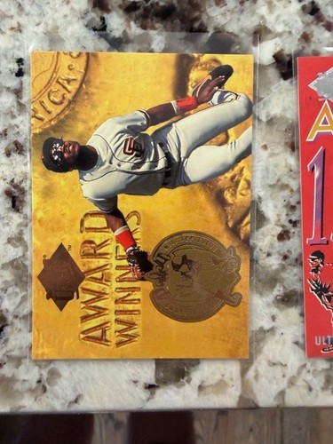 Barry Bonds #15 1994 Ultra Award Winners card