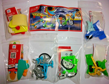 SPORTS GAMES COMPLETE SET WITH ALL PAPERS KINDER SURPRISE EGG TOYS 2016/2017