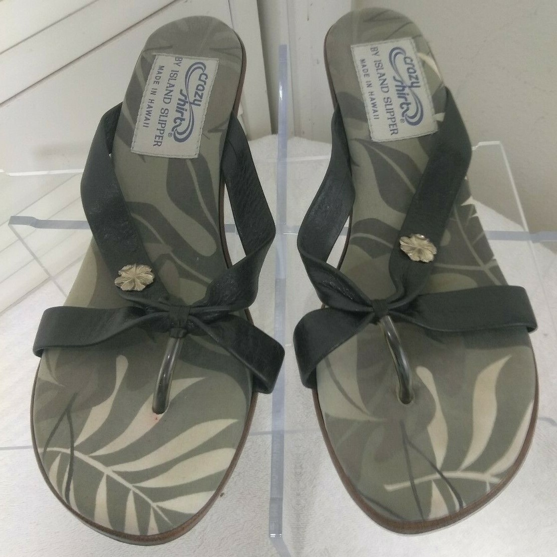 Island Slipper,Women's,Size 6,Gray,Black,Floral,Hawaii,Slip Island Slipper,Women's,Size 6,Gray,Black,Floral,Hawaii,Slip