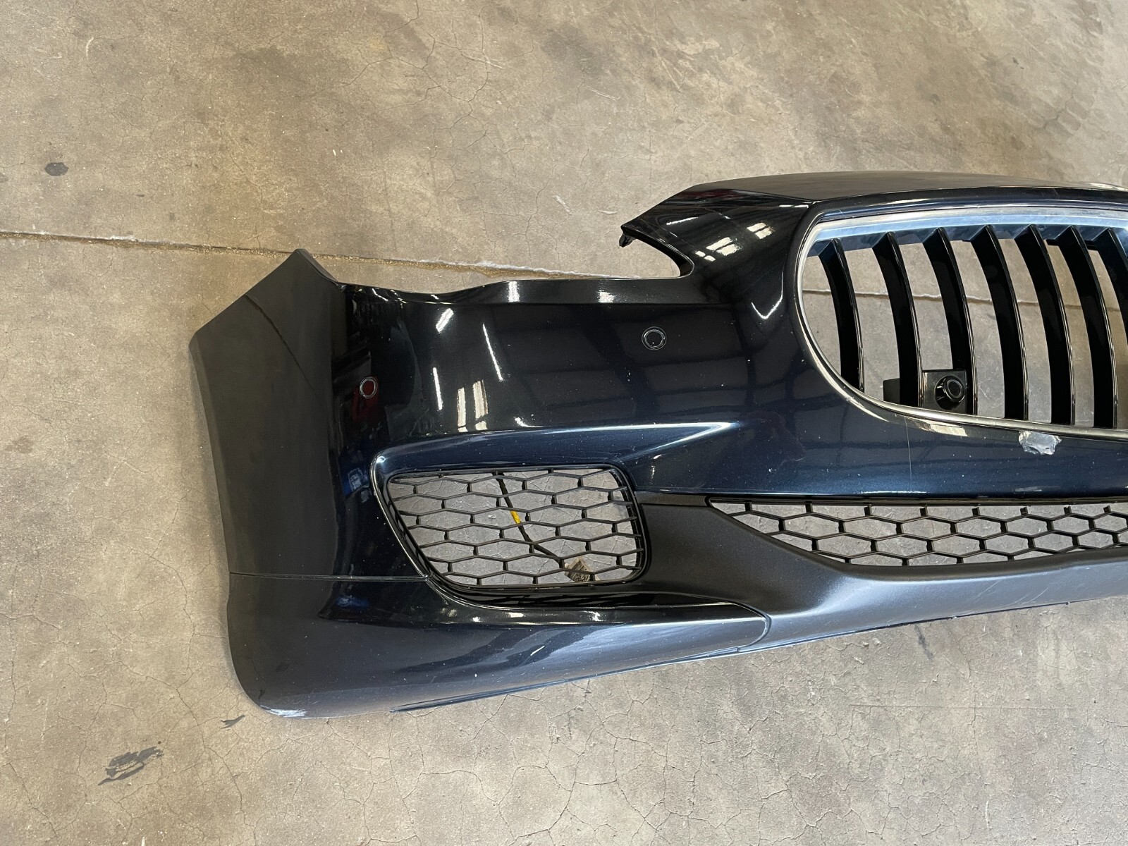 14-17 Maserati Quattroporte GTS Front Bumper Cover W/Park Sensor Grille 1574 OEM