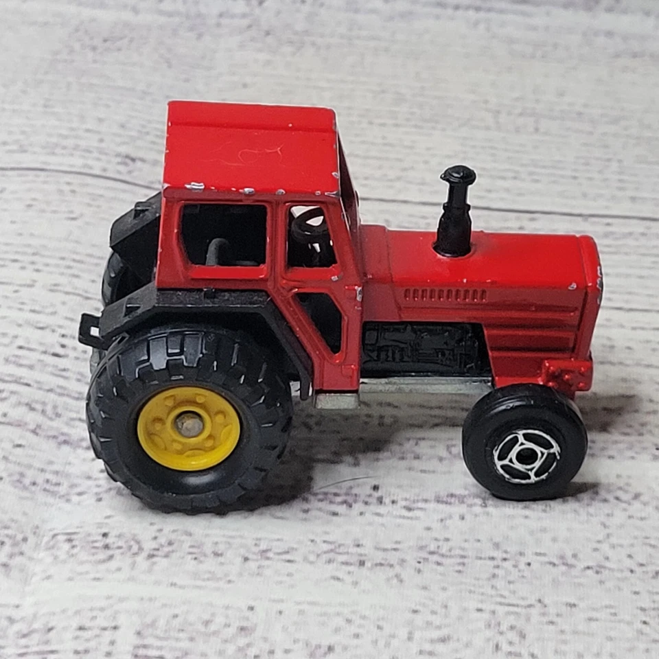 majorette 1/64 比例压铸拖拉机 红色和黄色 — 第 2/4 张图片