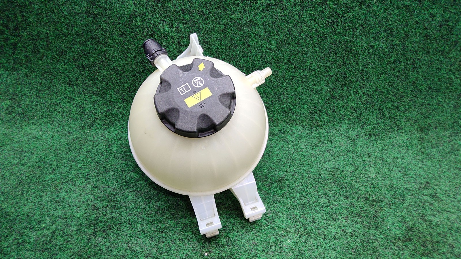 2018-2024 Bmw X3 Engine Coolant Expansion Tank Oem 17135a6a030