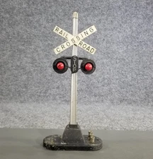 Vintage Lionel RAILROAD CROSSING No 154 METAL MADE IN USA