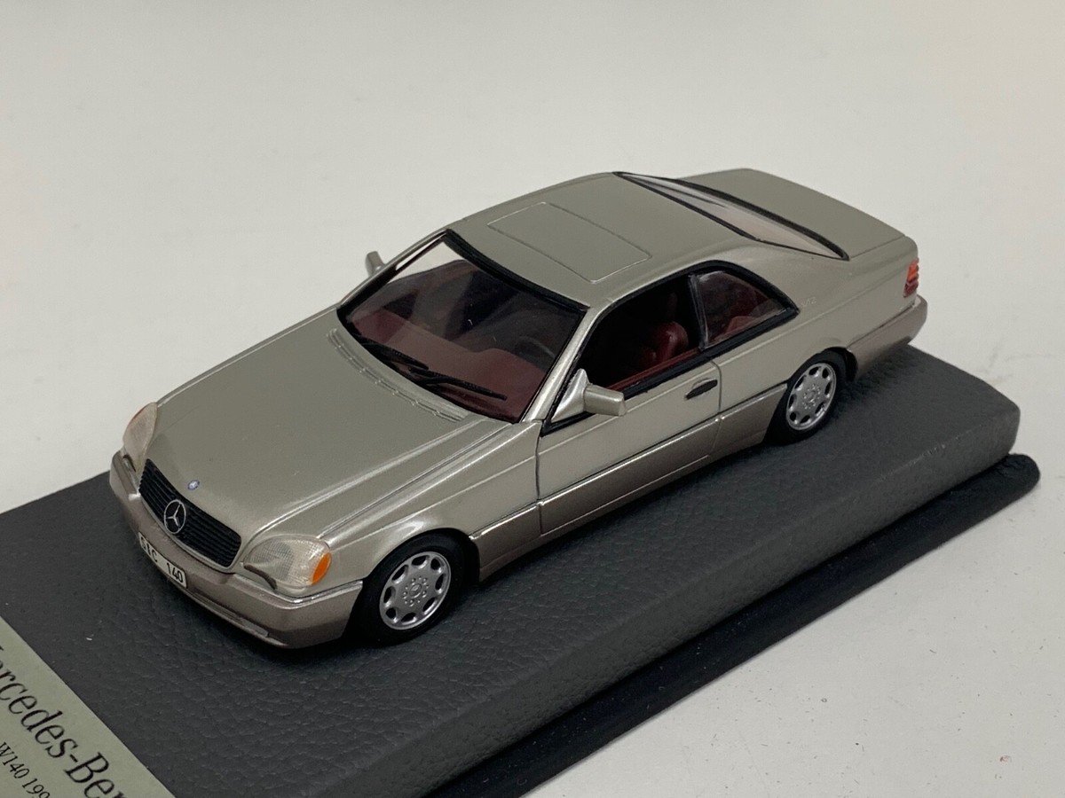 1/43 Minichamps Mercedes 600 SEC W140 1991 in Silver Leather base