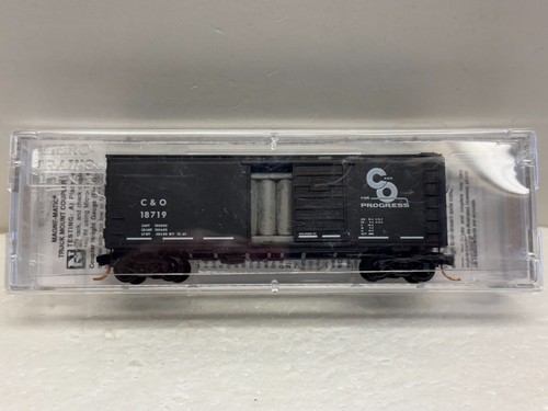 N Scale Micro Trains MTL 020 00 876 Chesapeake & Ohio C&O 18719 Box Car w/Load - Picture 2 of 4