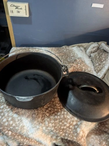 VINTAGE WAGNER WARE SIDNEY -O- #8 CAST IRON DUTCH OVEN 1268 & LID SET 10 1/4"