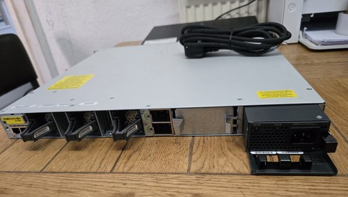 Cisco Catalyst 9300 48-Port UPOE Network Switch - C9300-48U-A. with 1100W PSU - Afbeelding 3 van 6