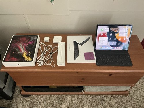 BUNDLE iPad Pro 12.9-inch (3rd generation) A1876