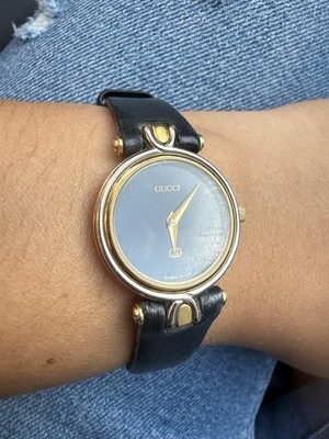 稼働品 GUCCI 腕時計　4500L ブラック文字盤 ゴールド クォーツ Gucci 4500L Women's Black Leather Gold Plated Analog Watch | eBay