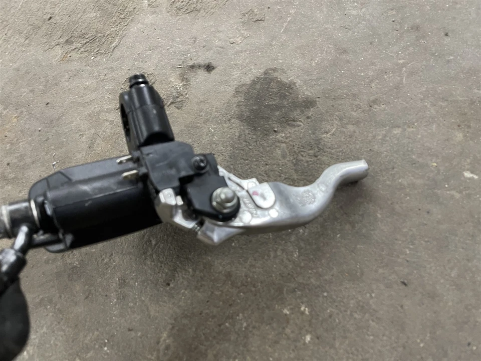 Honda CB650R CB 650 650R 19 20 21 22 23 24 25 OEM Front Brake Master Cylinder - Image 3 of 3