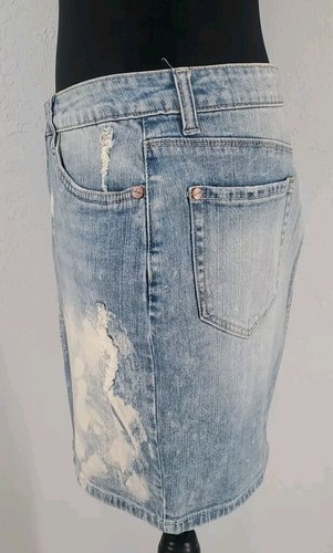 Venus Distressed Light Wash Distressed Bleach Wash Denim Jean Skirt Size 8 - Picture 2 of 6