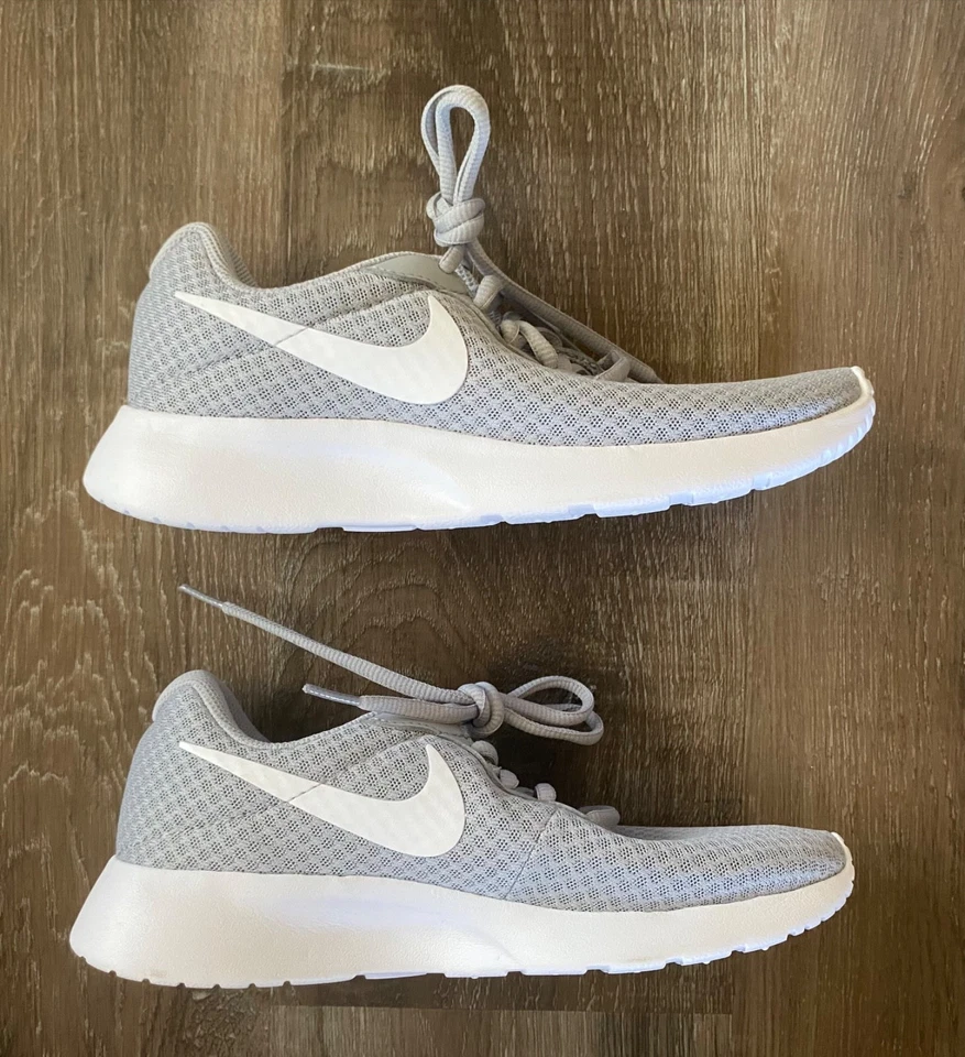 NIKE Tanjun Athletic Running Shoes~Wolf Grey~Women's Size 6.5~NEW with no box~ - Image 2 of 4