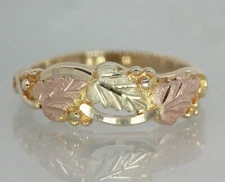 Black Hill Gold Ladies Ring 10K tri-color Made In USA Size 6
