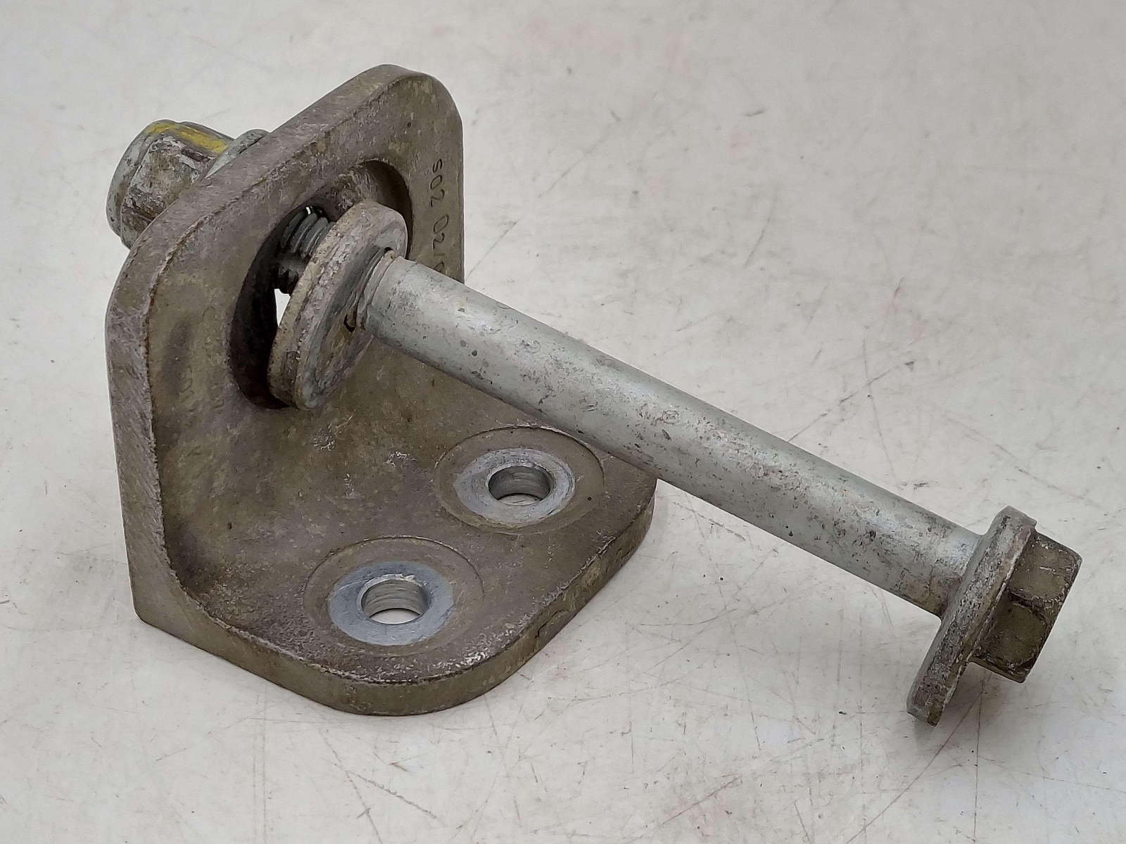 2009 Audi R8 Rear Lower Control Arm Bracket W/ Bolt 420501429K | eBay