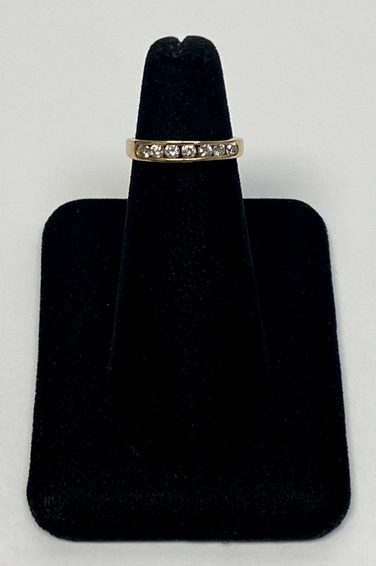 14K Yellow Gold 7 Diamond Band Aprx 0.28 CTW 2.3 Grams Size 6