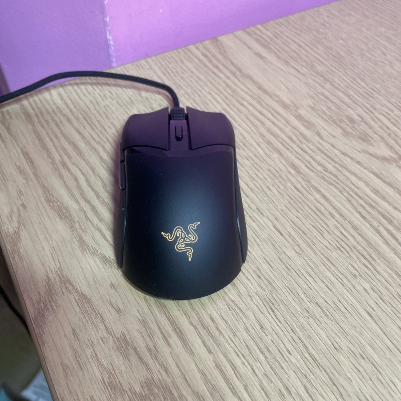 Razer Cobra gaming mouse USB wired lightweight Chroma RGB 57g optical black