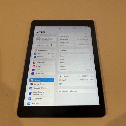 32GB 9.7" Apple iPad 5th Gen (Wi-Fi Only) - MP2F2LL/A - Picture 3 of 5
