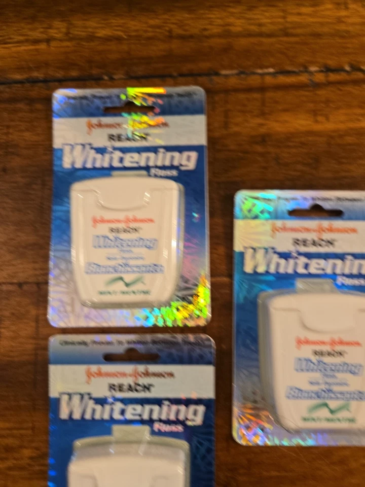 Johnson & Johnson Reach Whitening Floss MINT 55 Yard New 3 Pack Unopened - Image 3 of 4