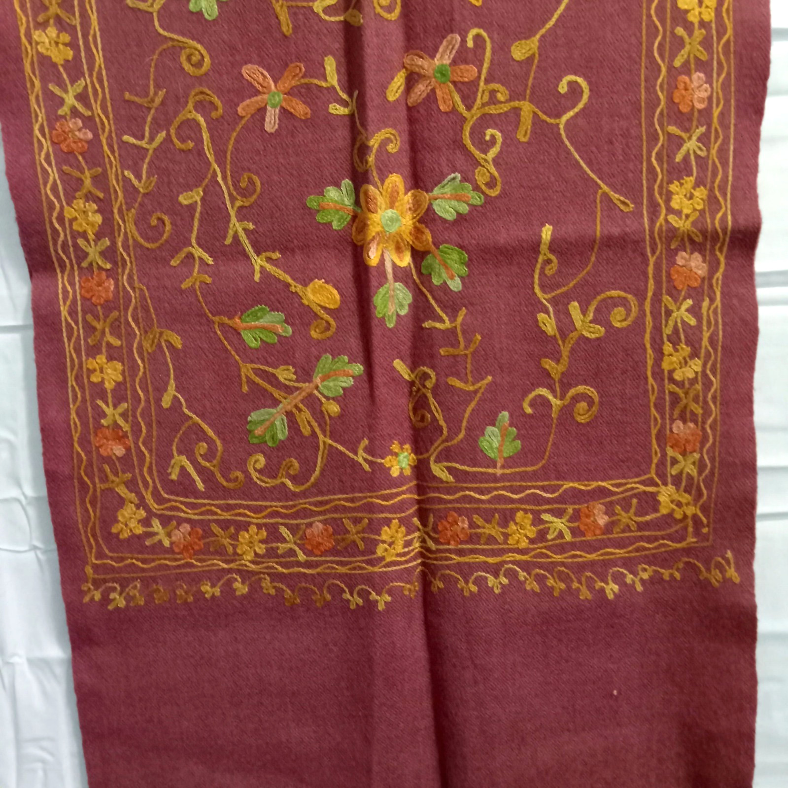 Mauve embroidered wool rectangular scarf fringed … - image 4