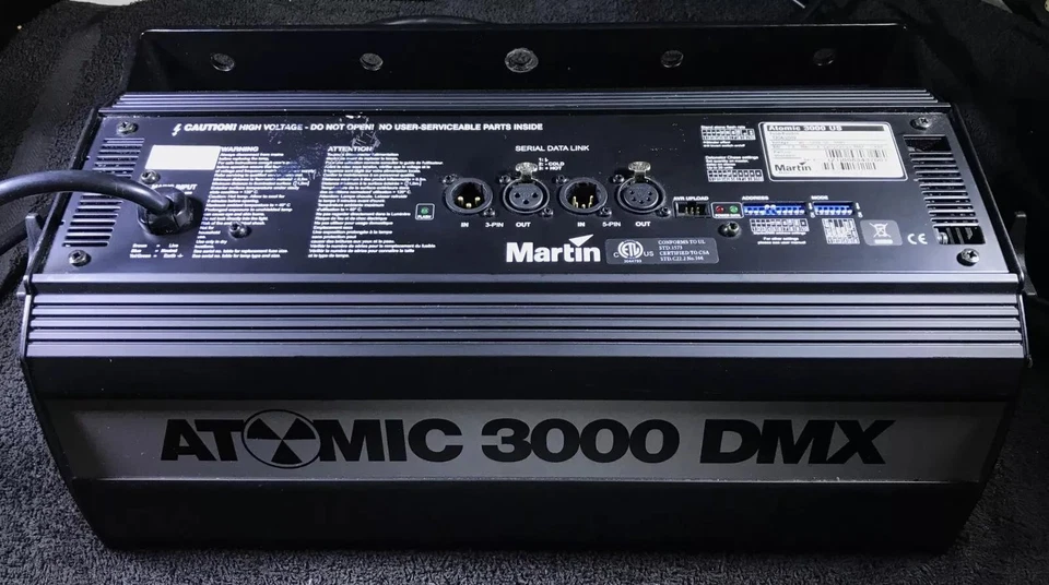 MARTIN ATOMIC 3000 US DMX HIGH POWER STROBE LIGHT "120V" IN CLEAN CONDITION - Image 3 of 4
