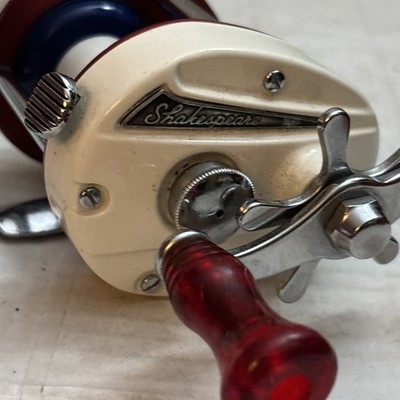 シェイクスピア　1975 Shakespeare 1975 Bicentennial Baitcaster Fishing Reel w/ Arbor All