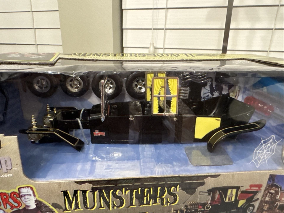 Barris MUNSTERS KOACH 1:18 Scale Die Cast Metal 2004 - Image 2 of 4