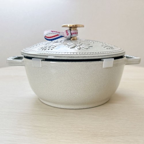 STAUB Wa-NABE 16cm Cast Iron Pot – Margaret Lid – Campagne Color – Japan Edition - Picture 8 of 12