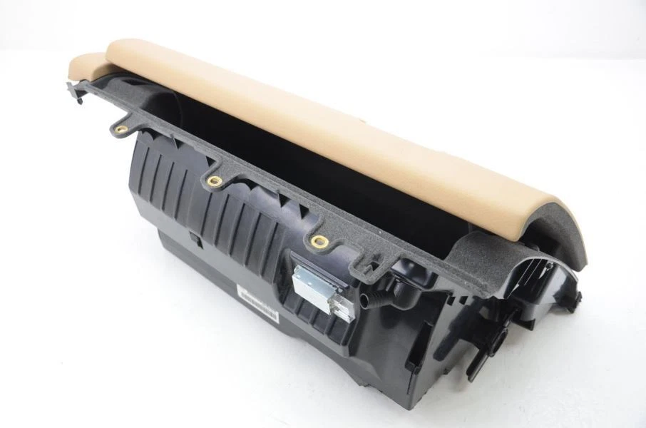 2011-2018 Porsche Cayenne Tan Glove Box Assembly *Has Light Indent* — 第 3/4 张图片