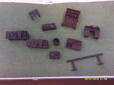 MARX VINTAGE WESTERN TOWN ACC NICE LOT 2.