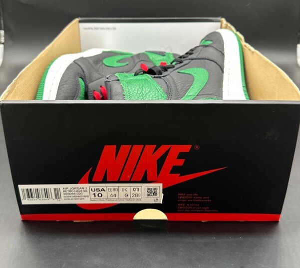 Size 10 - Nike Air Jordan 1 Retro OG High Pine Green 2.0 Size 10 - Nike Air Jordan 1 Retro OG High Pine Green 2.0