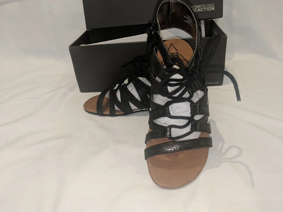 Kenneth Cole 儿童感觉贝壳角斗士黑色凉鞋 1 M 码全新带标签全新带盒 — 第 2/4 张图片