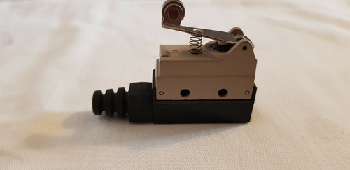 SHL-W25 MANUFACTURE OMRON BASIC/Action Switches Enclosed SPDT 10A 250V NEW - Imagen 6 de 6