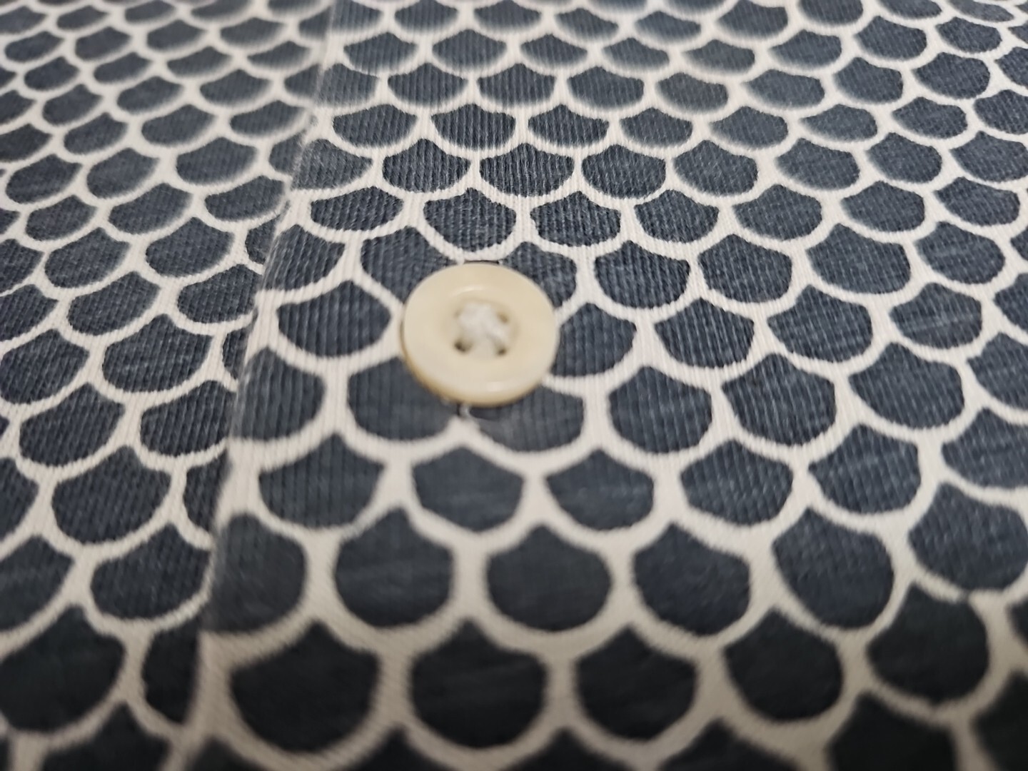 Faherty Geometric Playa Fish Scale Button-up S/S … - image 10
