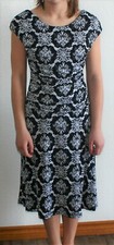 WOMEN'S EN FOCUS STUDIO BLACK & WHITE PRINT KNIT STRETCHY DRESS SIZE 6 
