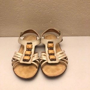 clarks sandals size 9