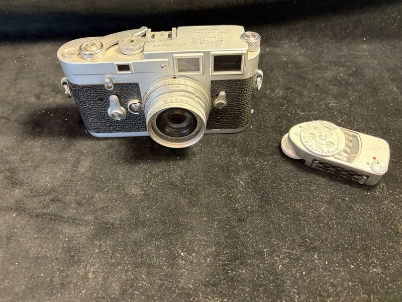 VINTAGE LEICA DBP ERNST LEITZ WETZLAR GERMAN CAMERA WITH LIGHT METER