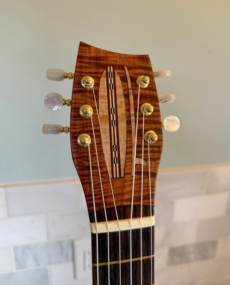 Guitarra Lisa Youngs Hecha a Mano 5A Koa Sonido Increíble con HSC Hecha en Kona HI Foto 4 de 4