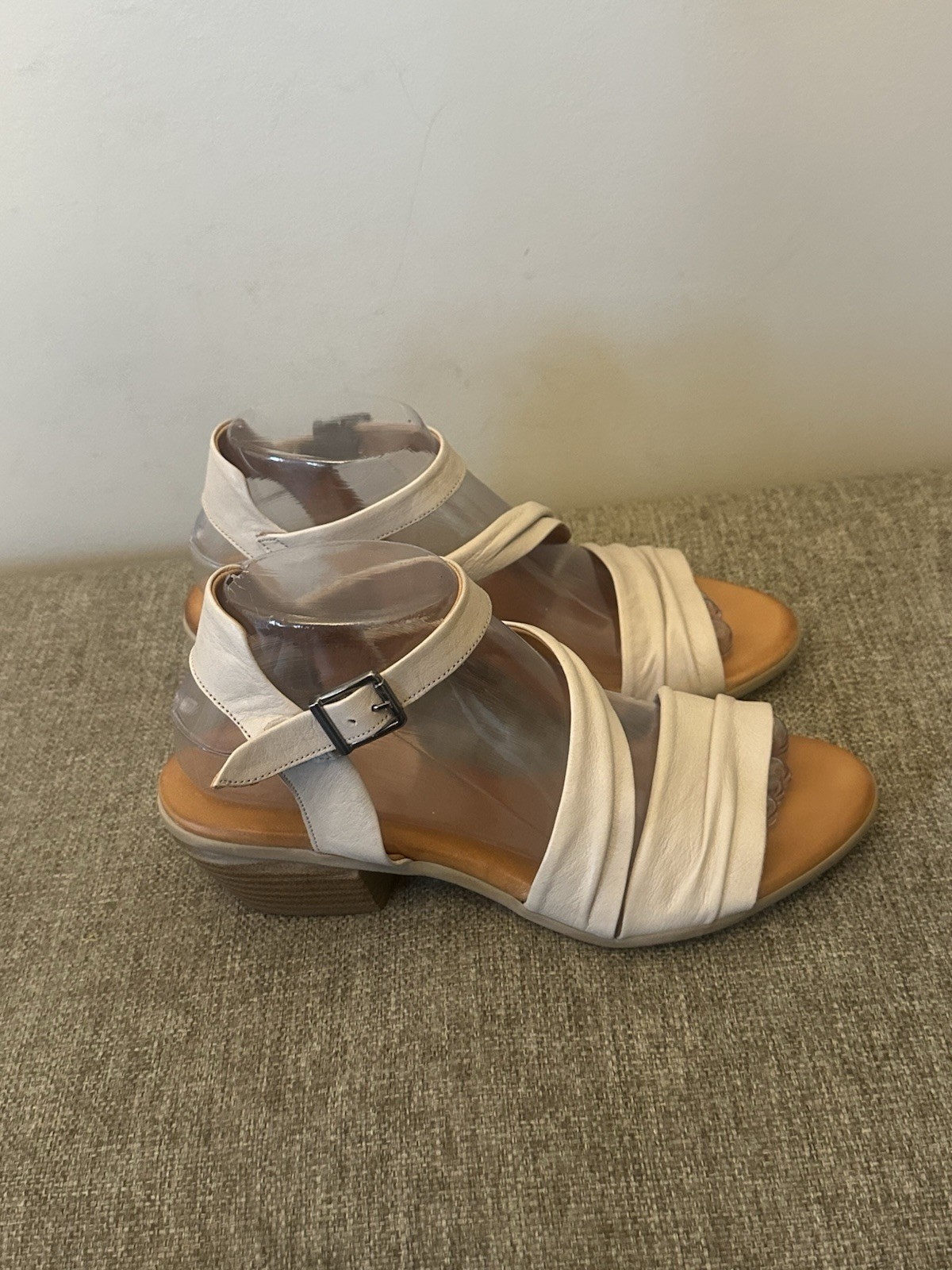 Miz Mooz Taupe Leather Strappy Leather Low Heel Sandals Size 8.5